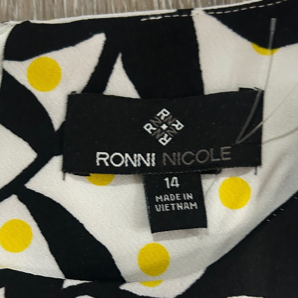 Ronni Nicole Black and White Floral Mini Dress with Yellow Dot Accents (Bin 11) - Picture 3 of 11